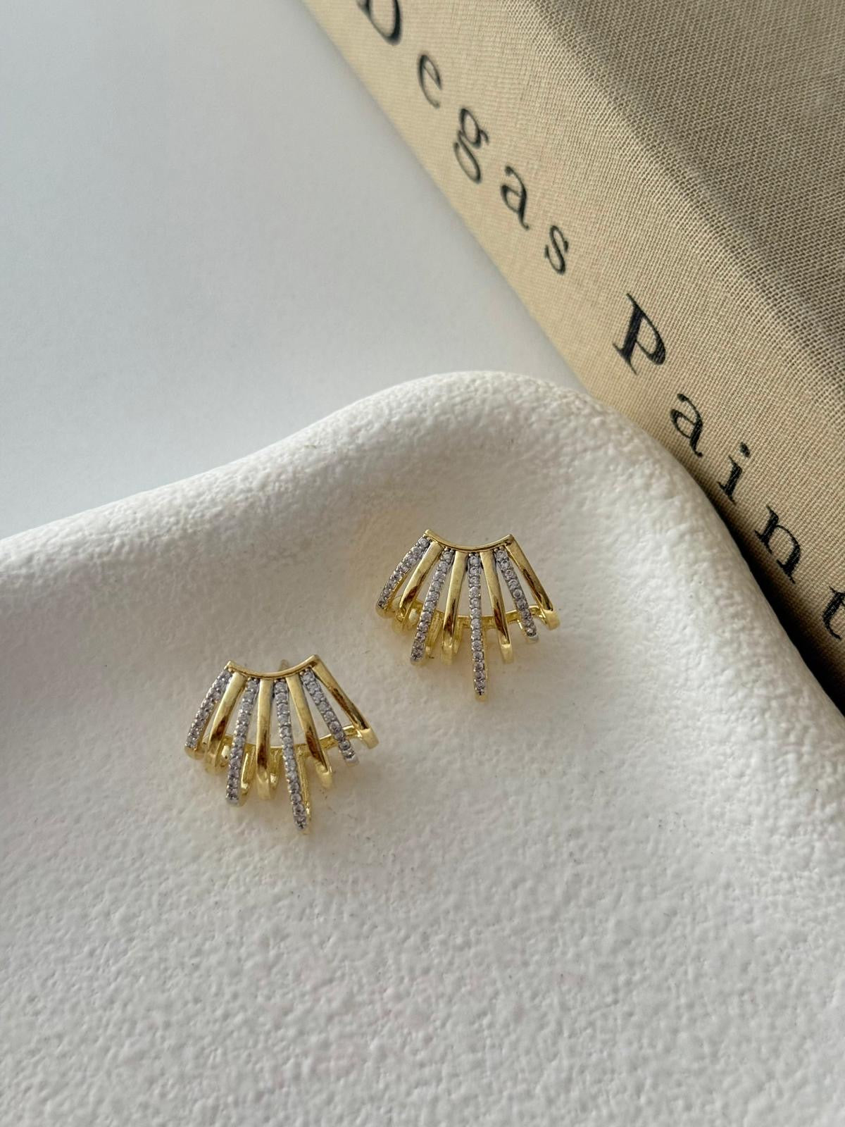 Hug Earrings