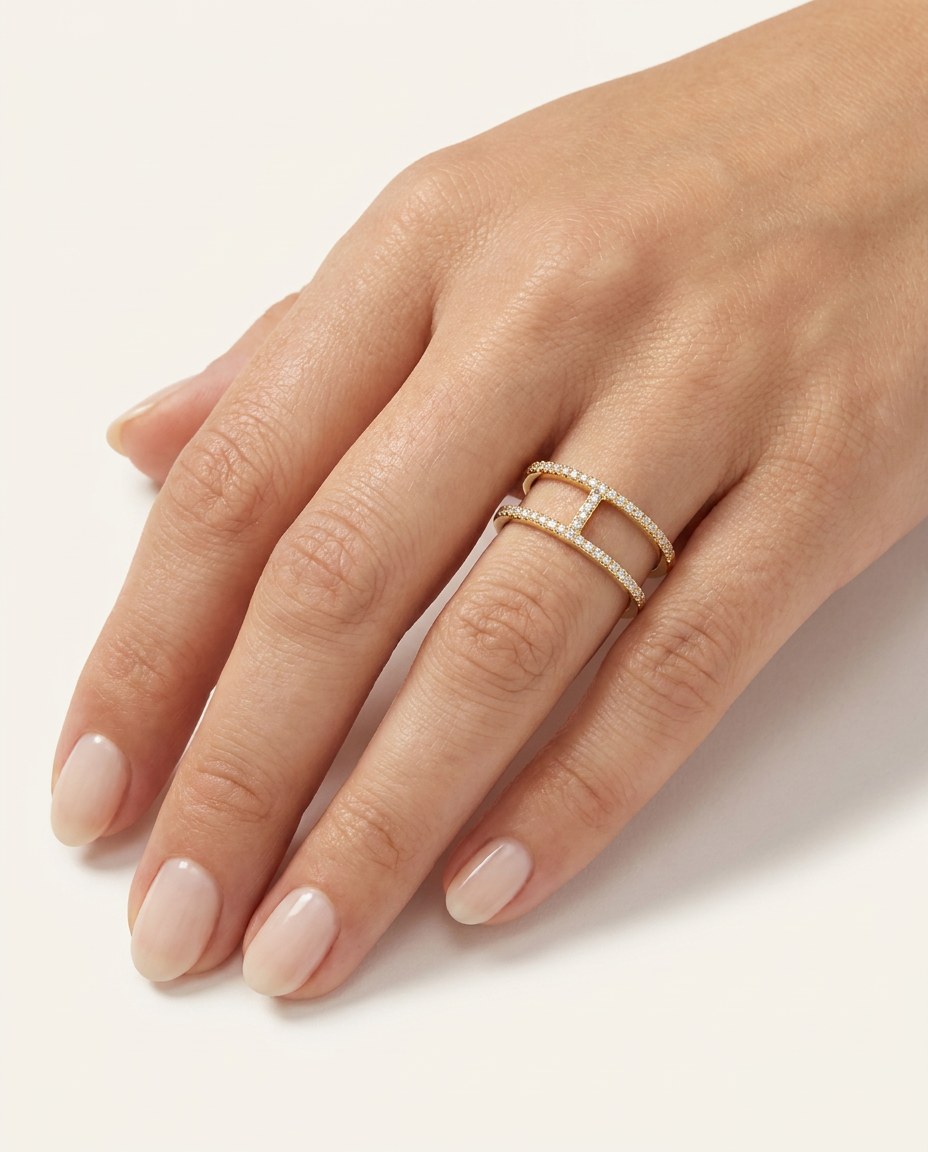 Hailey Ring in gold worn on hand